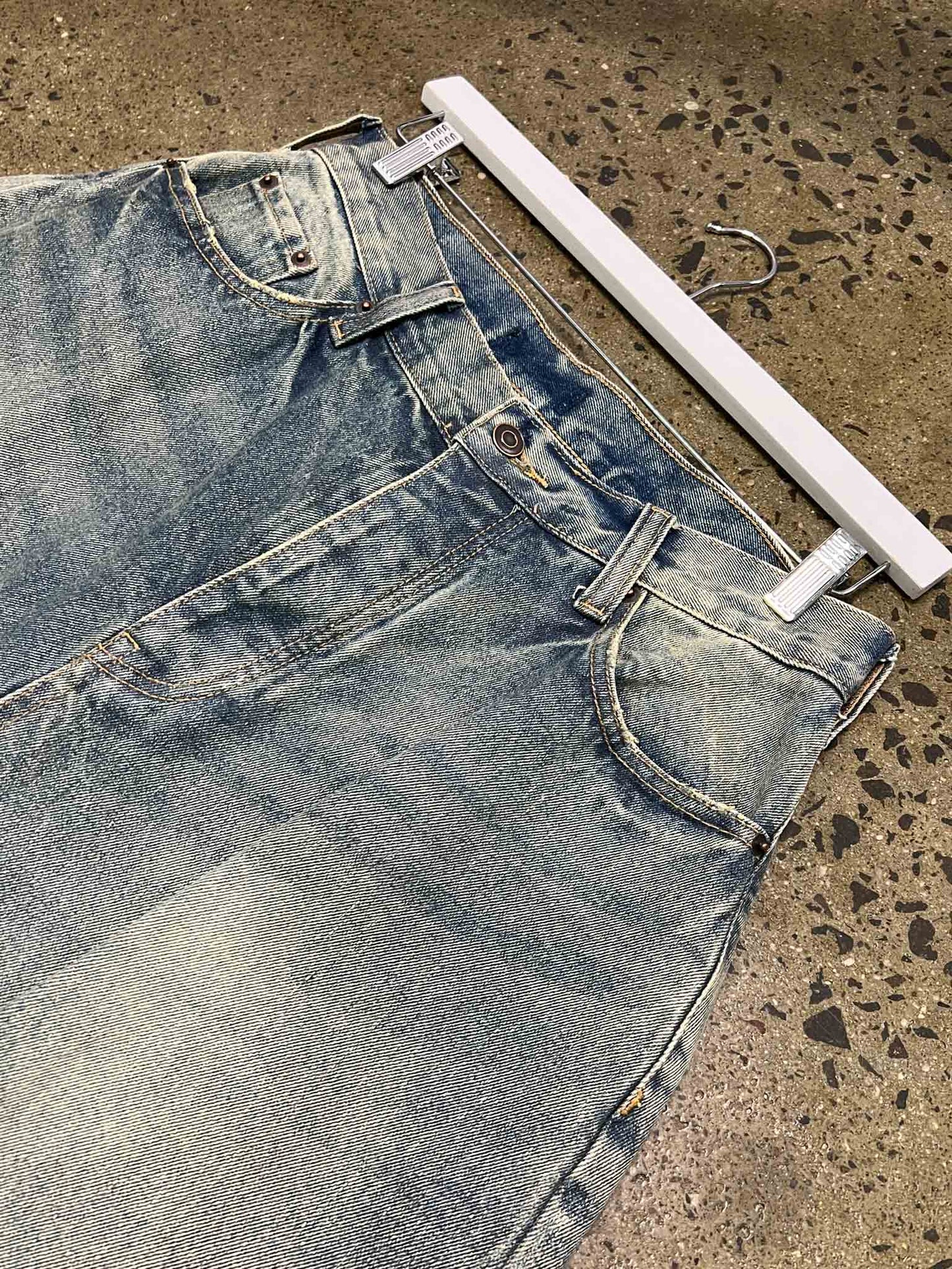Size 32 | N/A Acidwash Barrel WideLeg Jeans