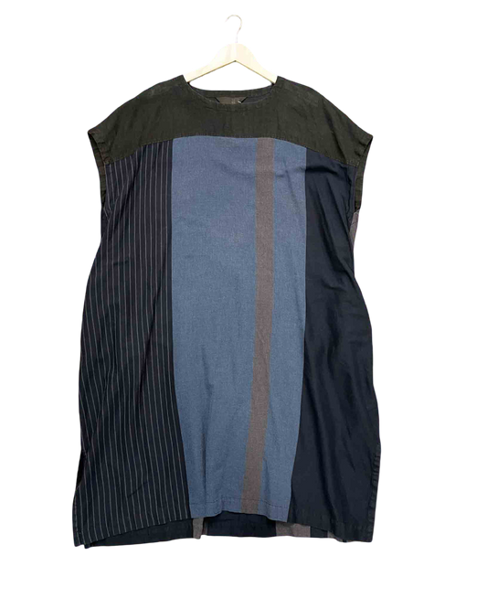 Size M | Moyuru Navy and Black Panelled Smock Dress