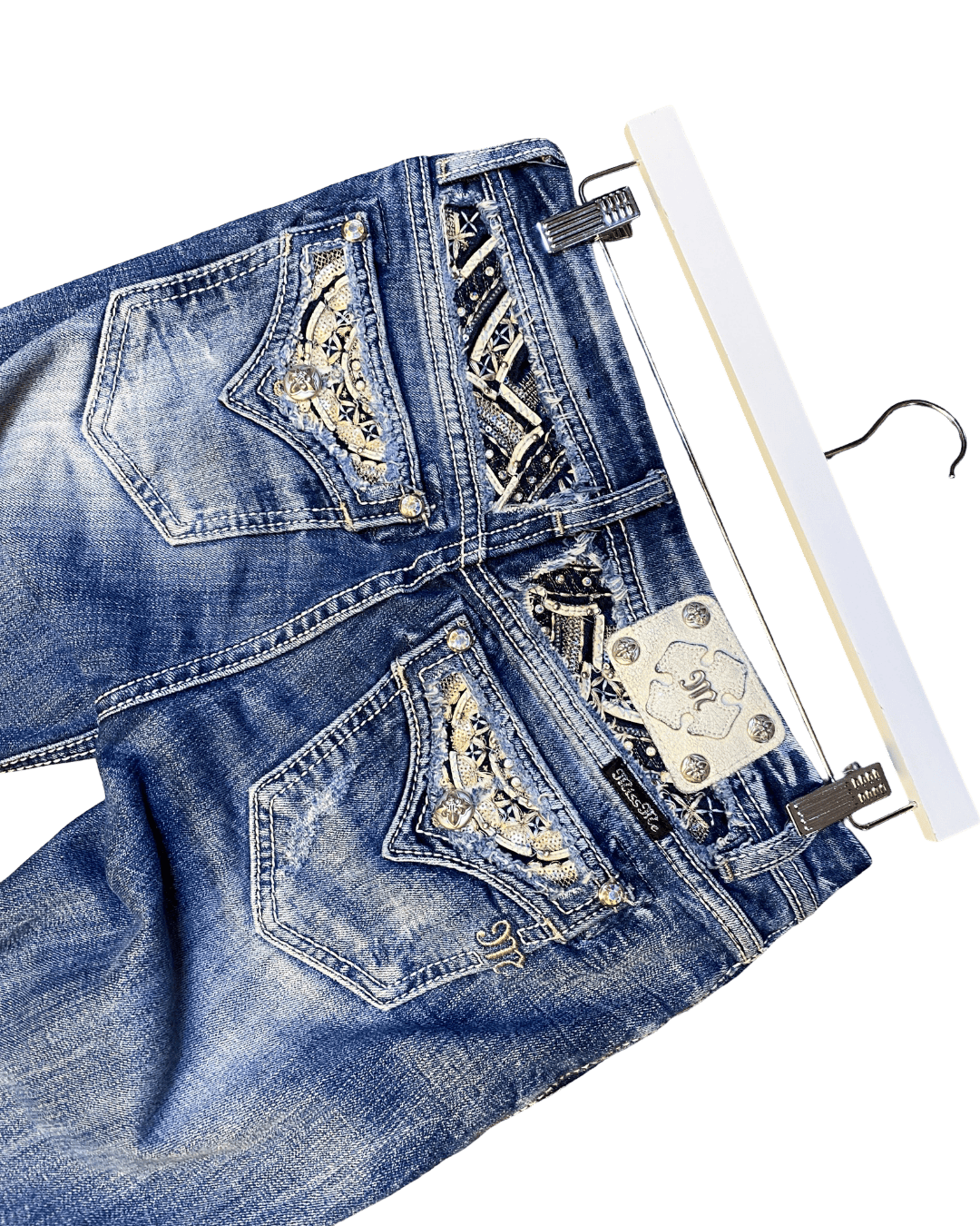 Size 28 | Miss Me Bedazzled Capri Jeans