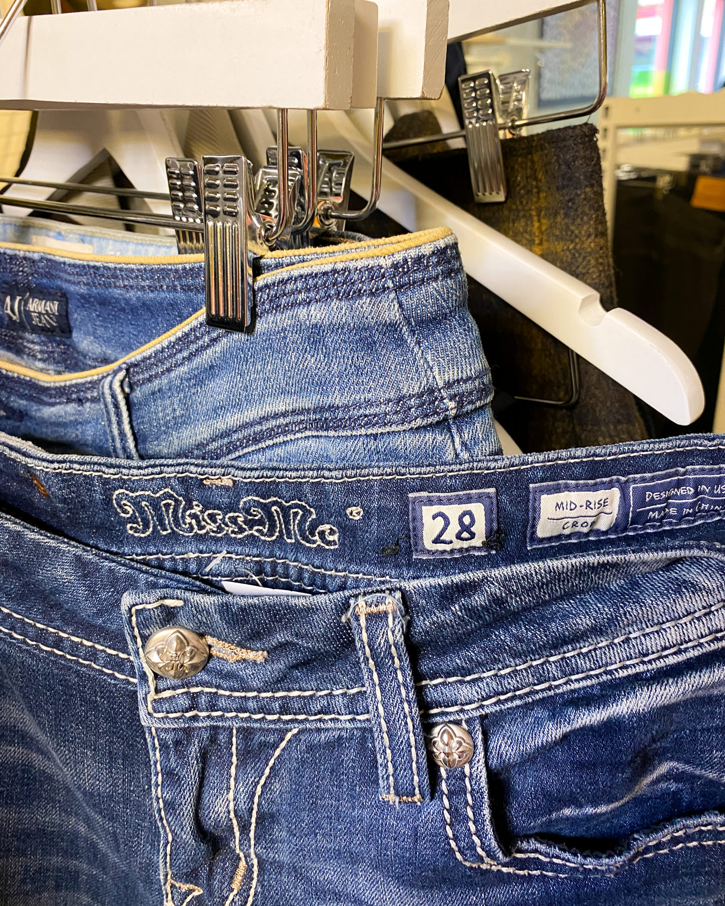 Size 28 | Miss Me Bedazzled Capri Jeans