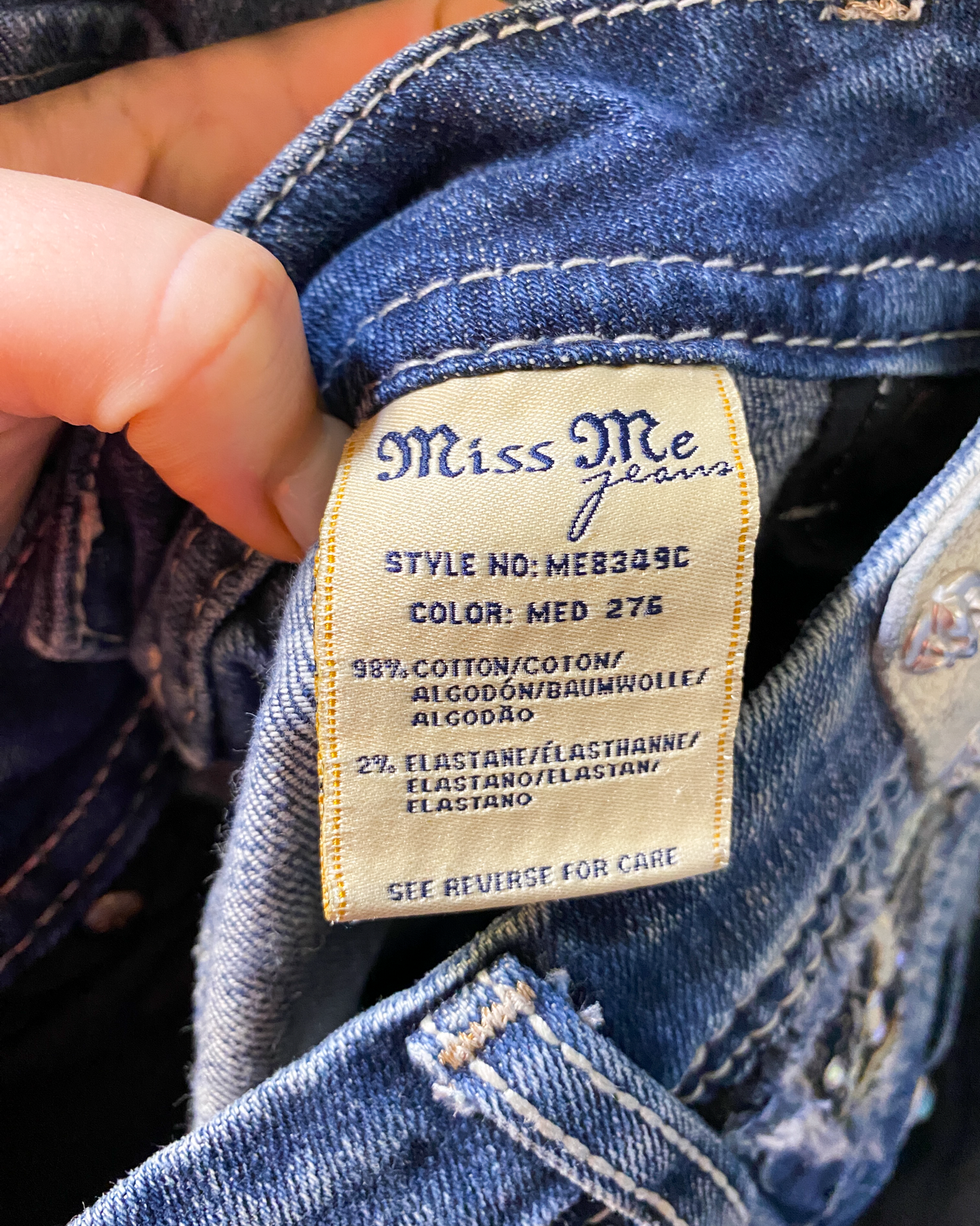 Size 28 | Miss Me Bedazzled Capri Jeans