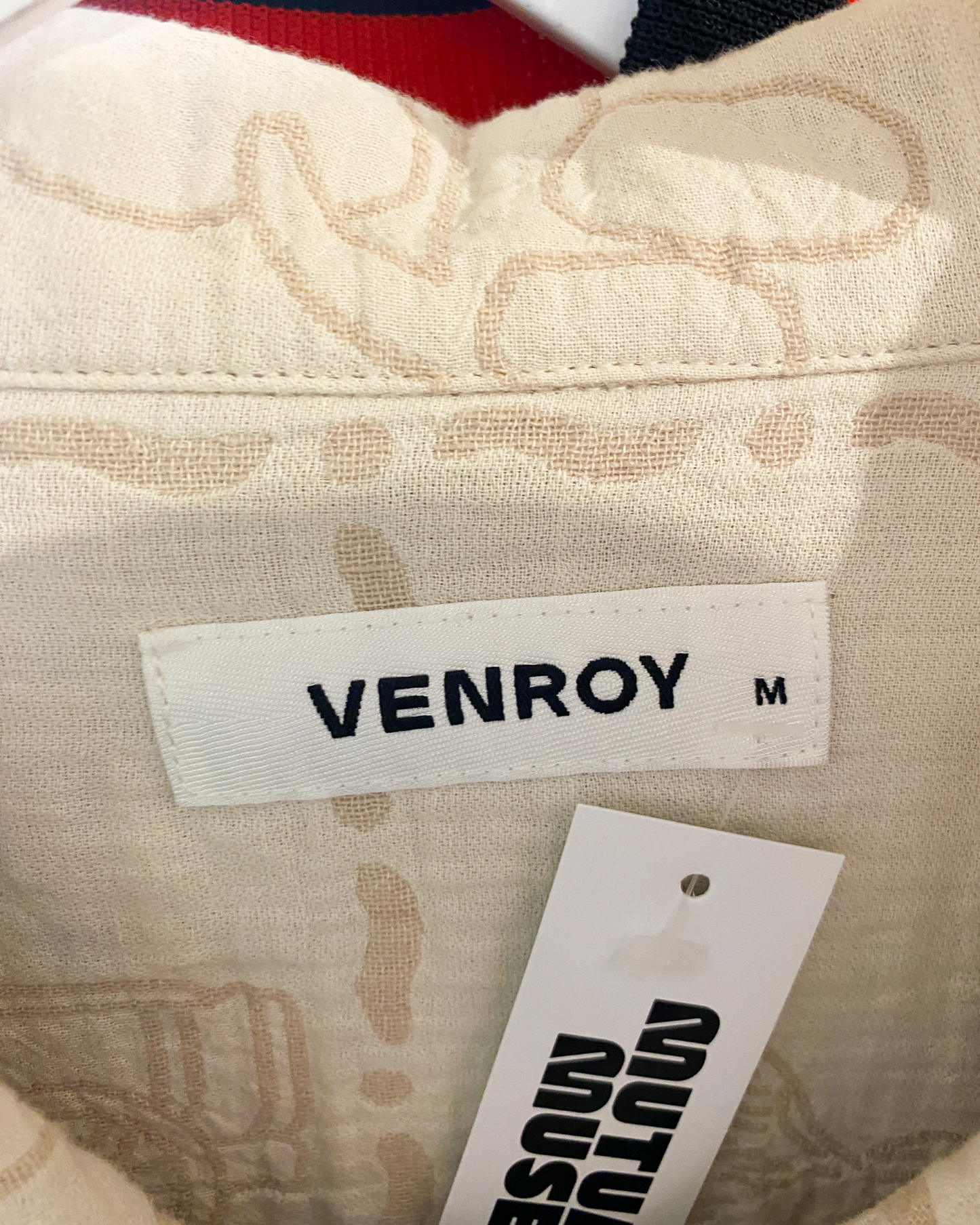 Size M | Venroy Village Scenes Shacket