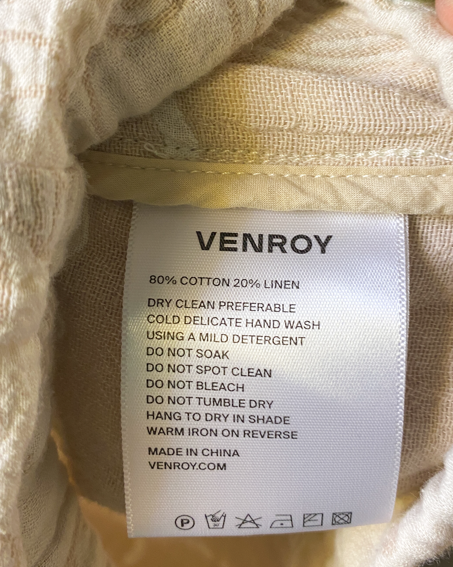 Size M | Venroy Village Scenes Shacket