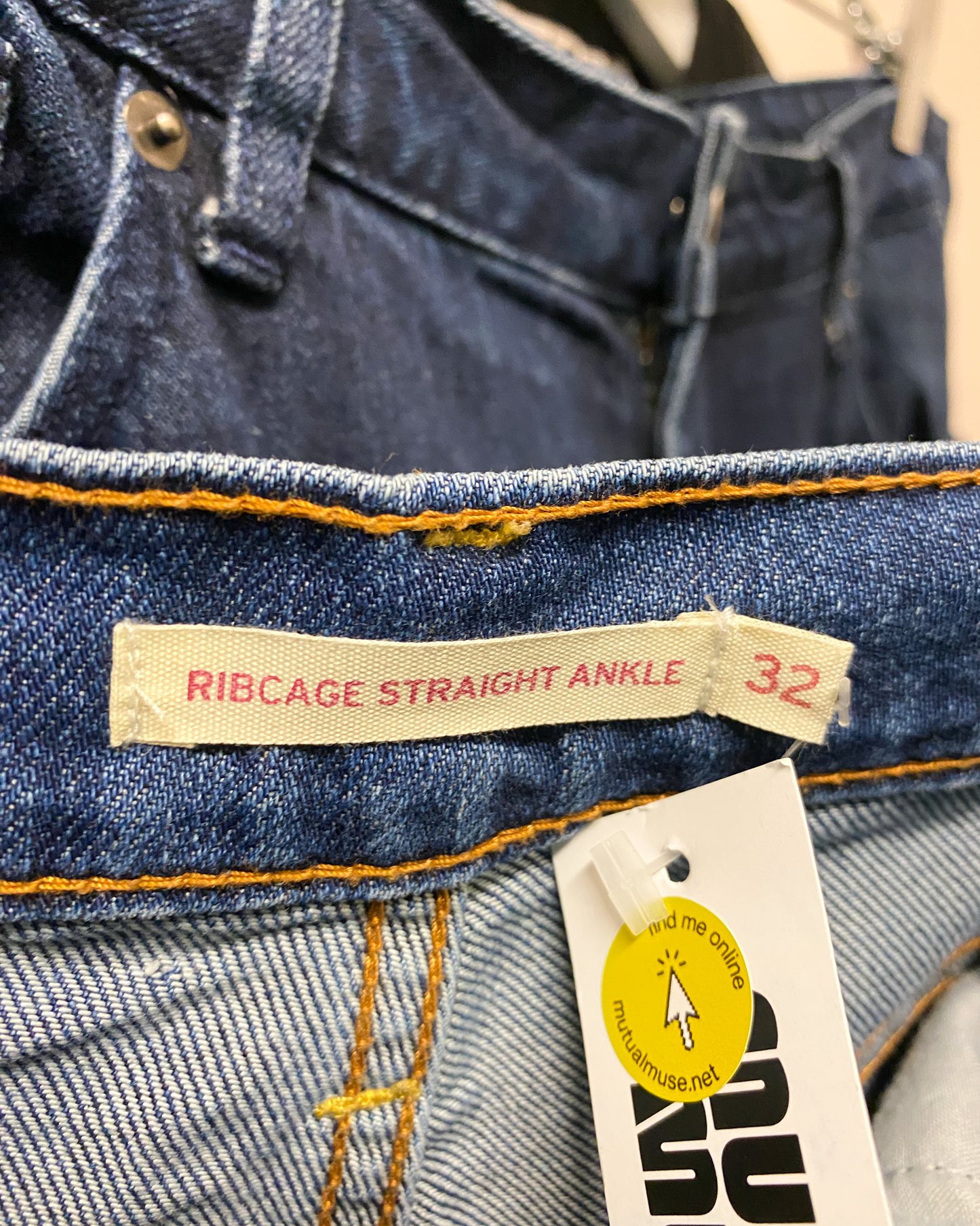 Size 32" | Levi's Ribcage Straight Jeans
